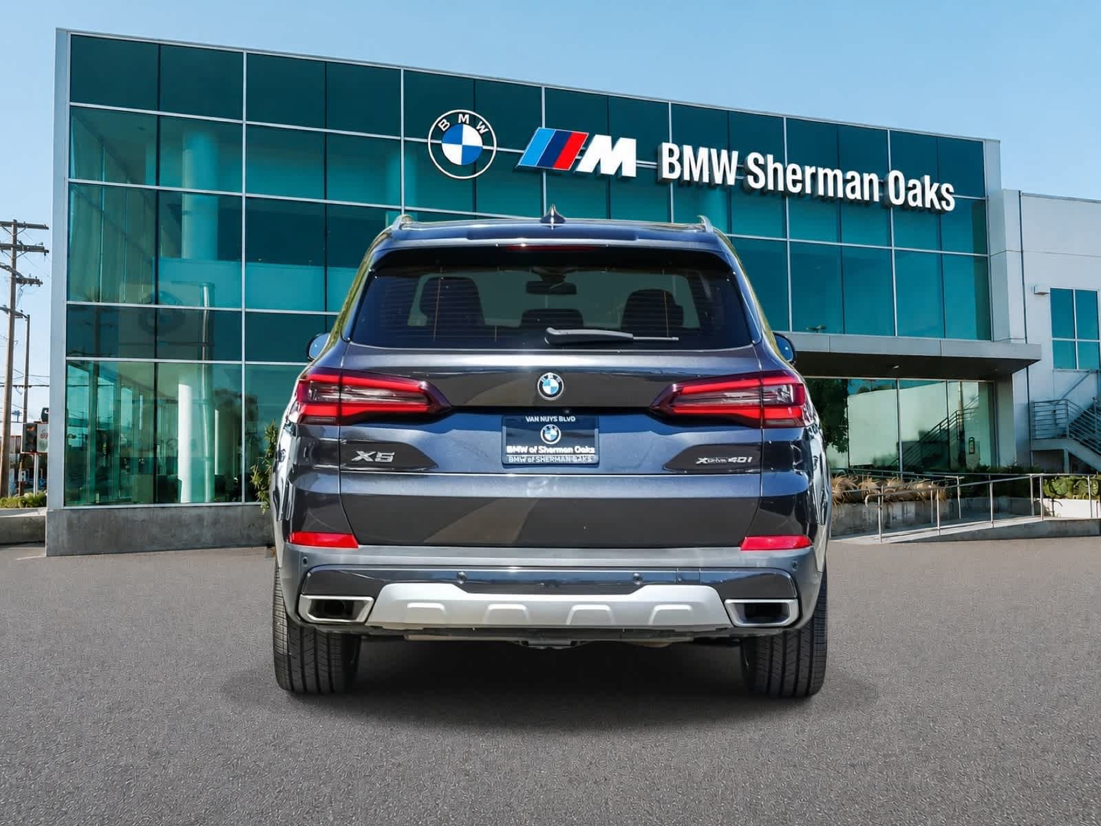 Used 2023 BMW X5 xDrive40i w/ Parking Assistance Package AWD/4WD image 5