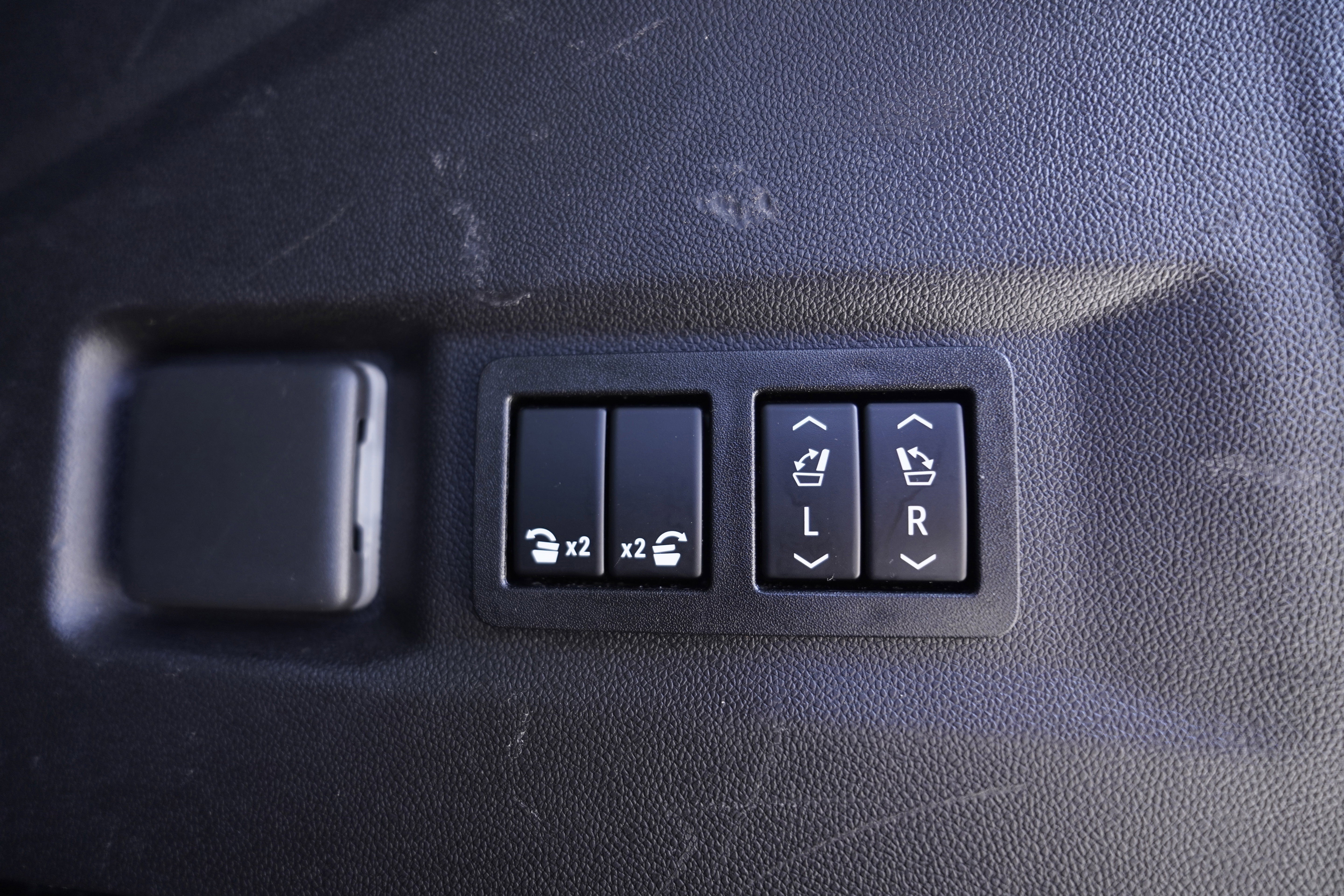 Used 2021 Chevrolet Tahoe LT w/ LT Signature Plus Package RWD image 44