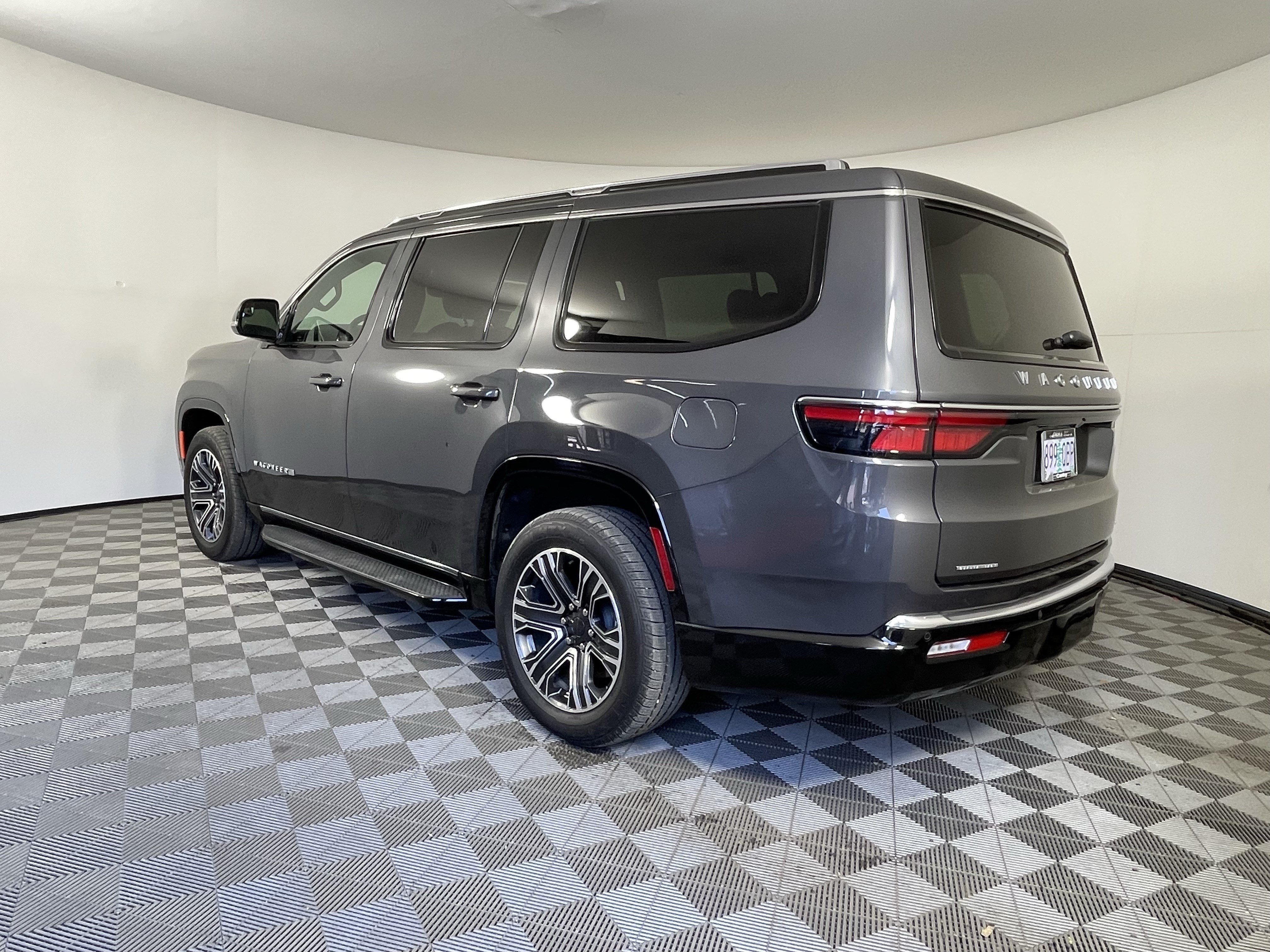 Used 2022 Jeep Wagoneer Series III w/ Flexible Seating Group AWD/4WD image 3