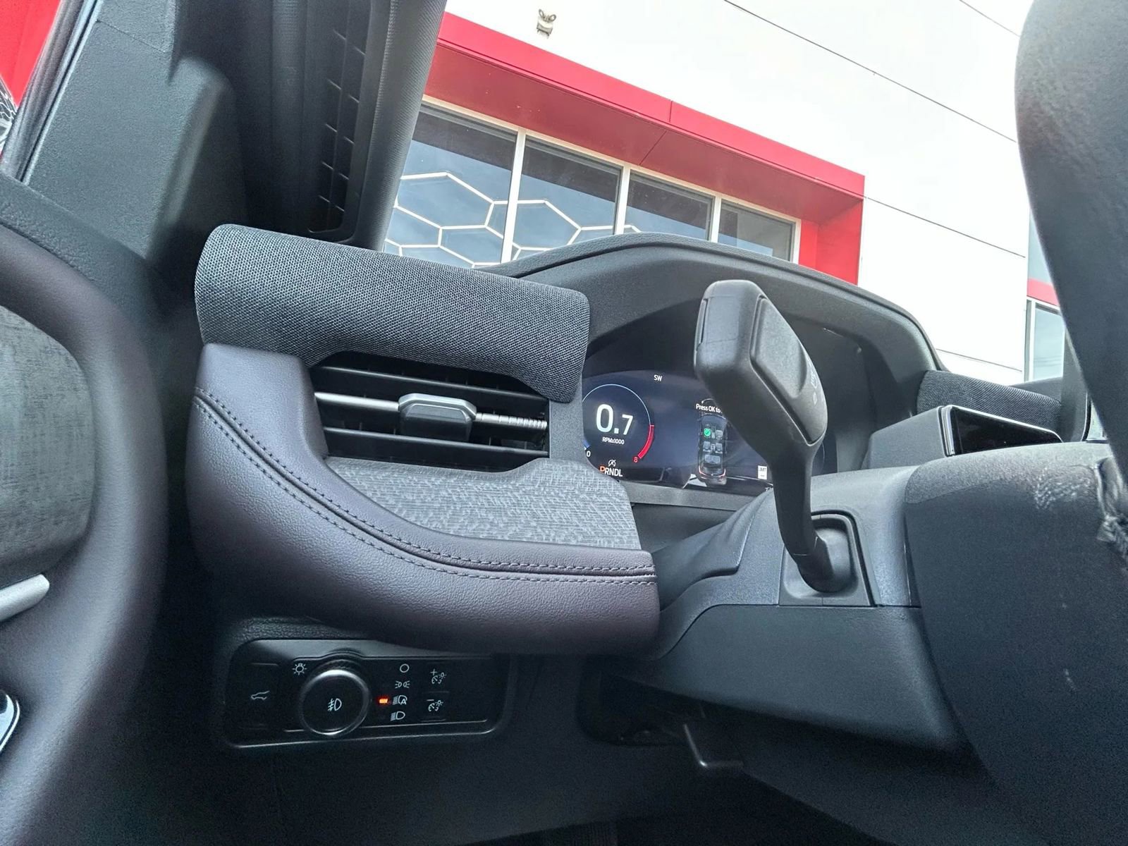 Used 2025 Ford Explorer Platinum w/ LUX Leather Package image 12