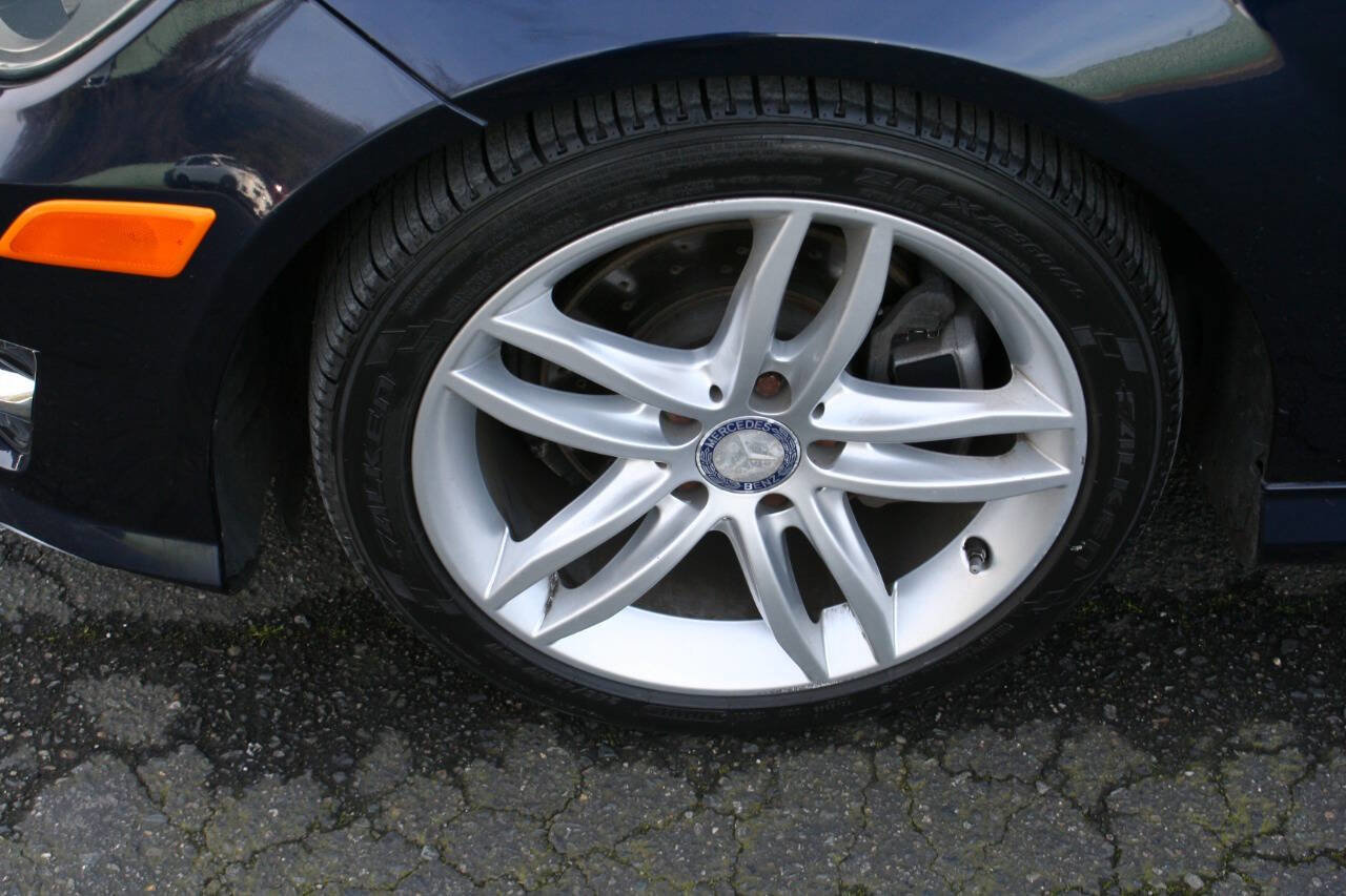 Used 2012 Mercedes-Benz C 300 C 300 Luxury 4MATIC AWD 4dr Se image 28