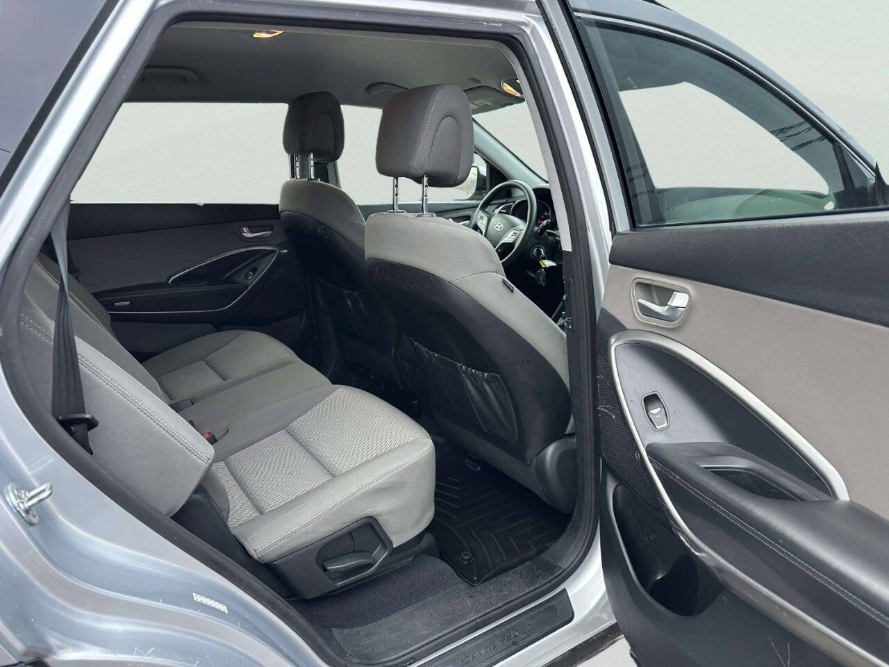 Used 2016 Hyundai Santa Fe SE AWD/4WD image 19