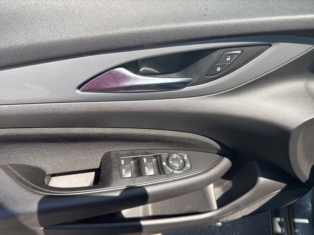 Used 2018 Buick Regal Preferred FWD image 16
