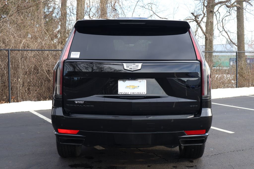 Used 2023 Cadillac Escalade Sport Platinum w/ LPO, ONYX Package image 6