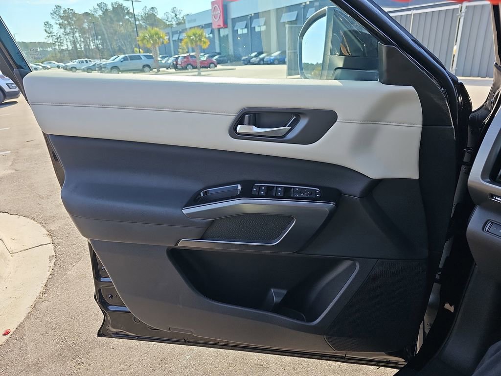 New 2026 Nissan Pathfinder SL w/ SL Premium Package image 31