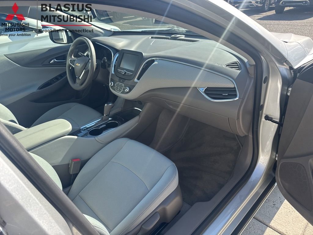 Used 2018 Chevrolet Malibu Hybrid FWD image 37