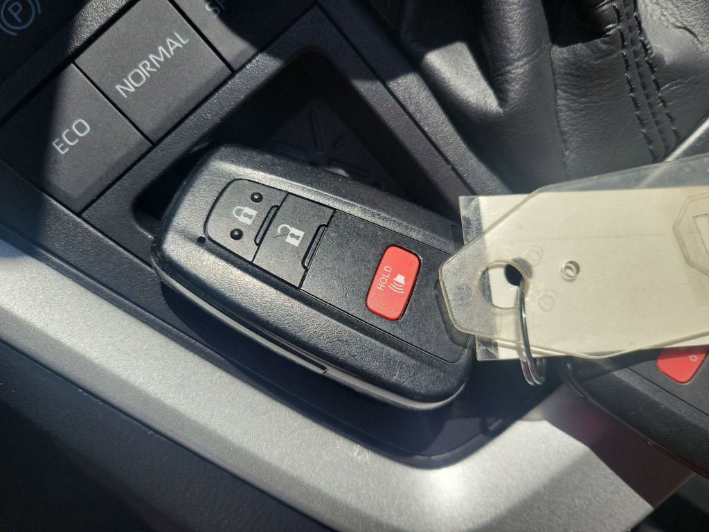 Certified 2025 Toyota RAV4 XLE image 33