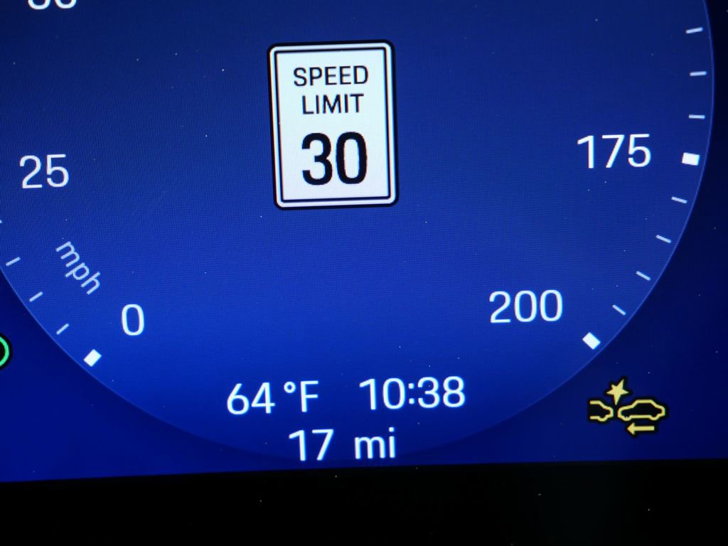 New 2026 Porsche Macan 4 Electric image 8