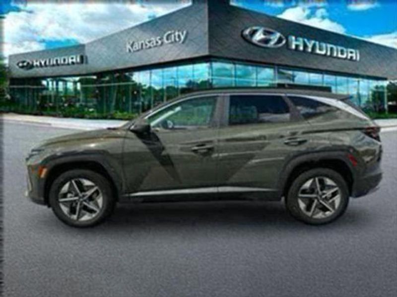 Certified 2025 Hyundai Tucson SEL image 3