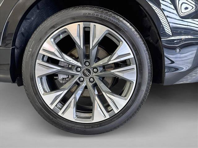 Used 2025 Audi Q8 Premium Plus w/ Premium Plus Package AWD/4WD image 30