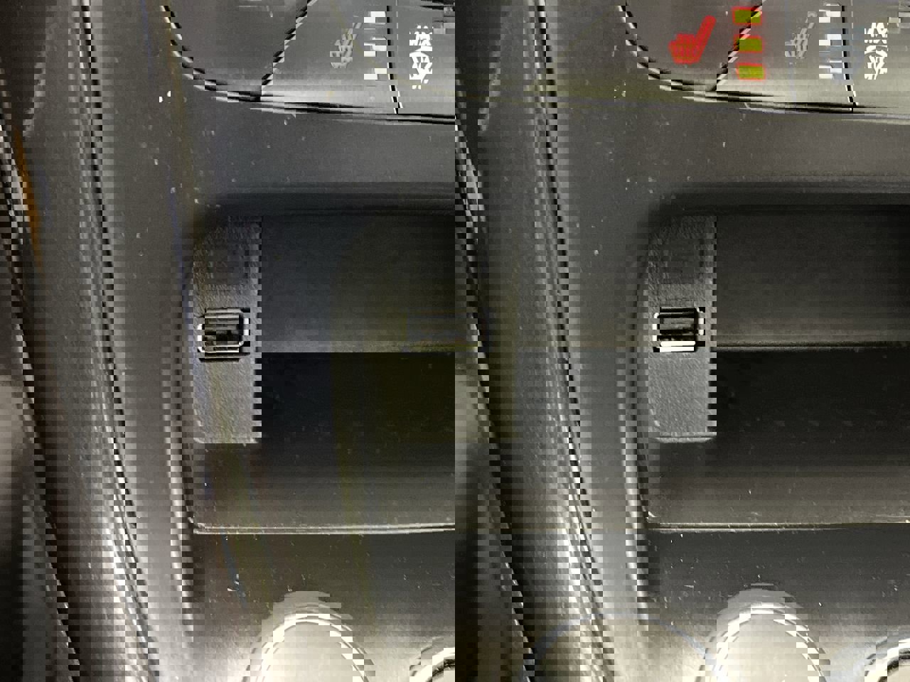 Used 2017 Ford Focus Titanium w/ Titanium Technology Package image 25