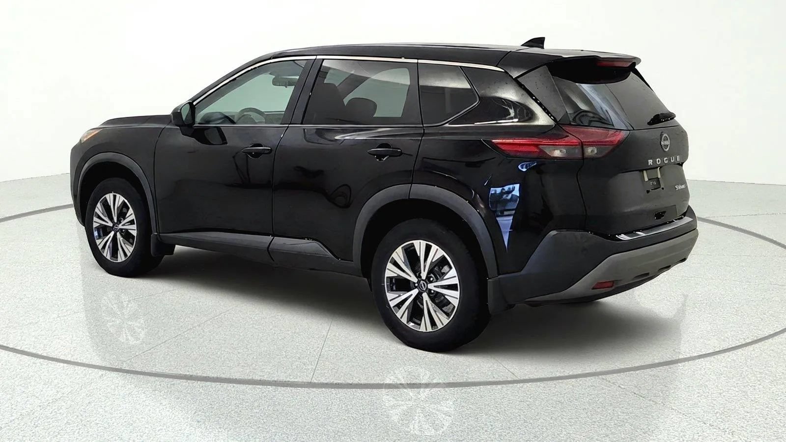 Used 2023 Nissan Rogue SV AWD/4WD image 4