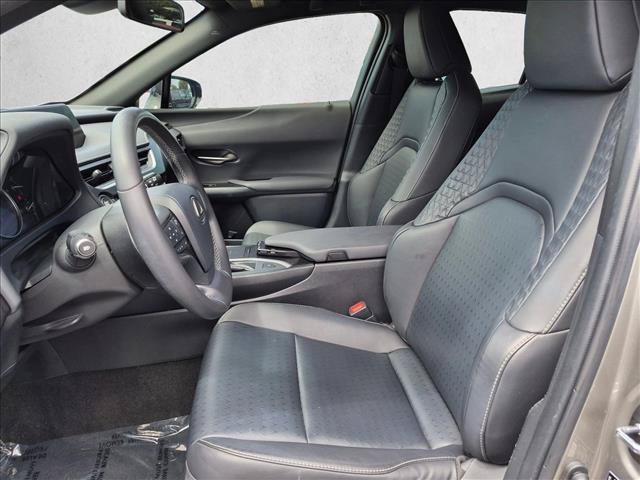Used 2019 Lexus UX 200 w/ Accessory Package FWD image 17