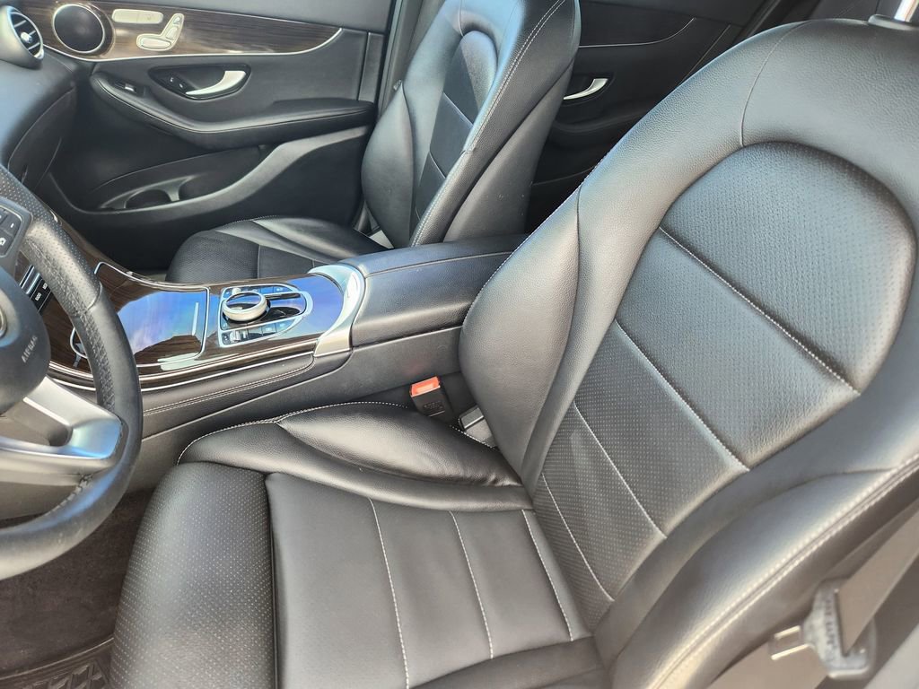 Used 2017 Mercedes-Benz GLC 300 4MATIC image 7