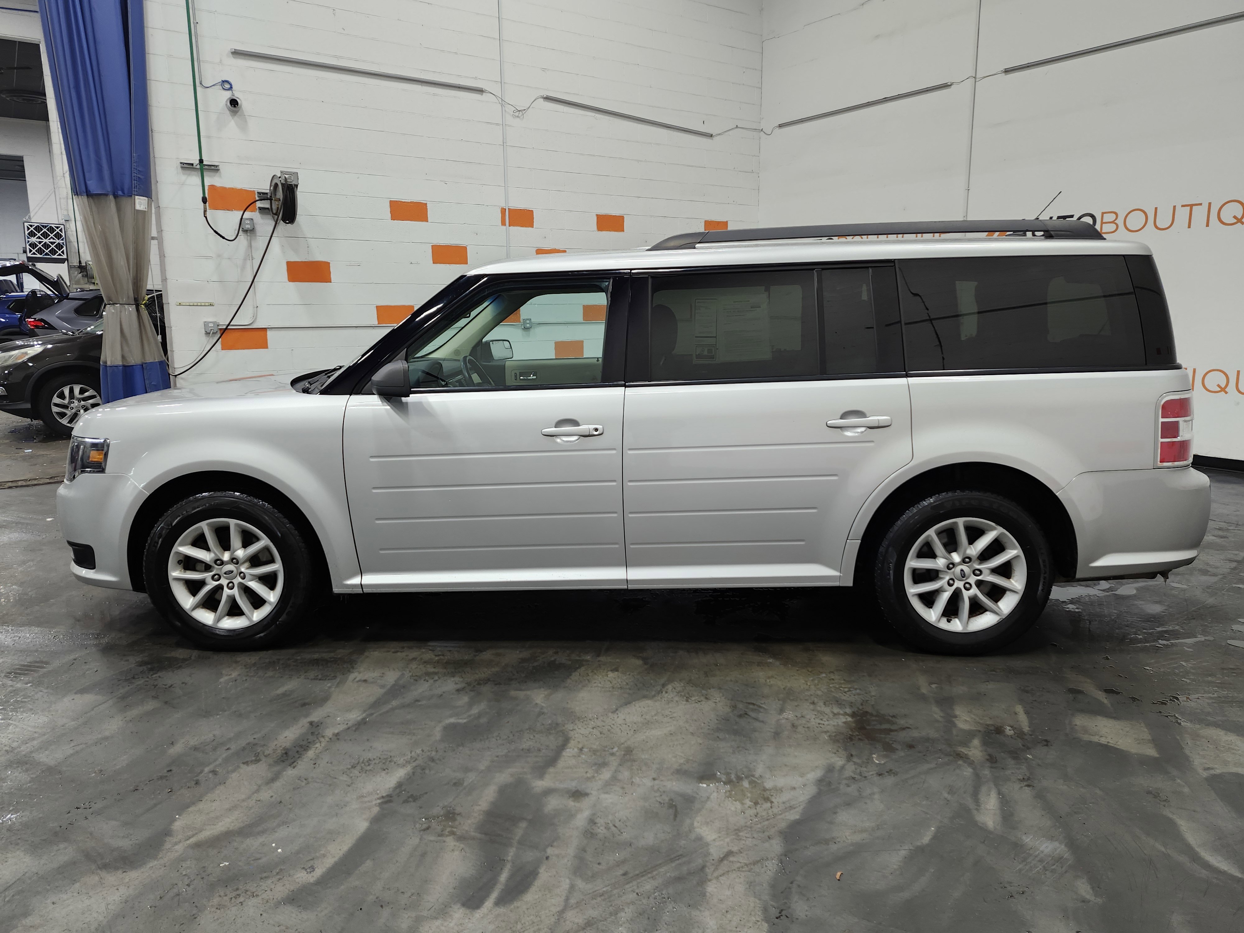 Used 2019 Ford Flex SE image 11