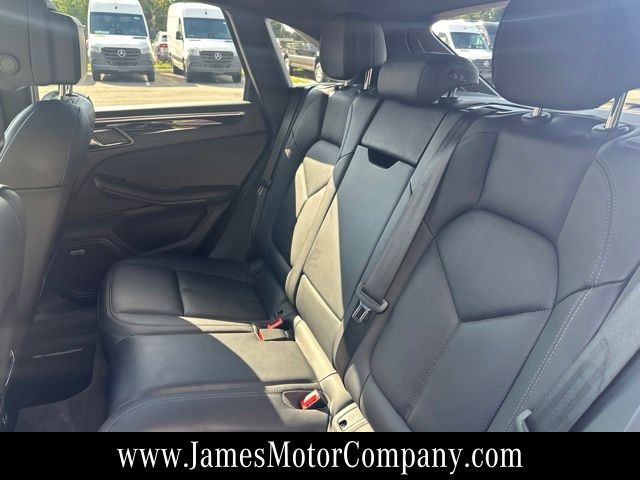 Used 2020 Porsche Macan AWD/4WD image 11