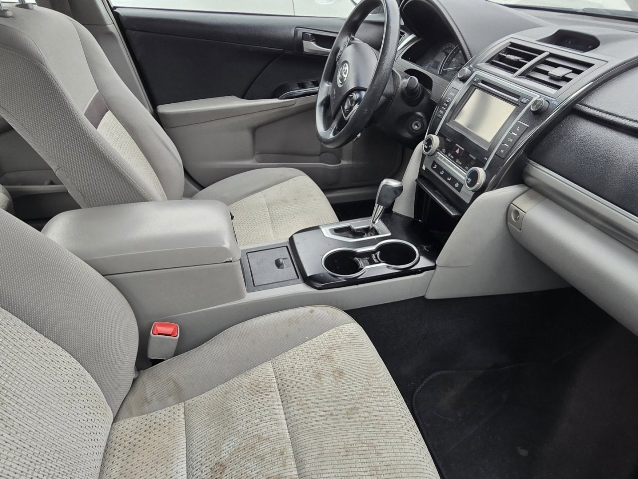 Used 2014 Toyota Camry LE image 13