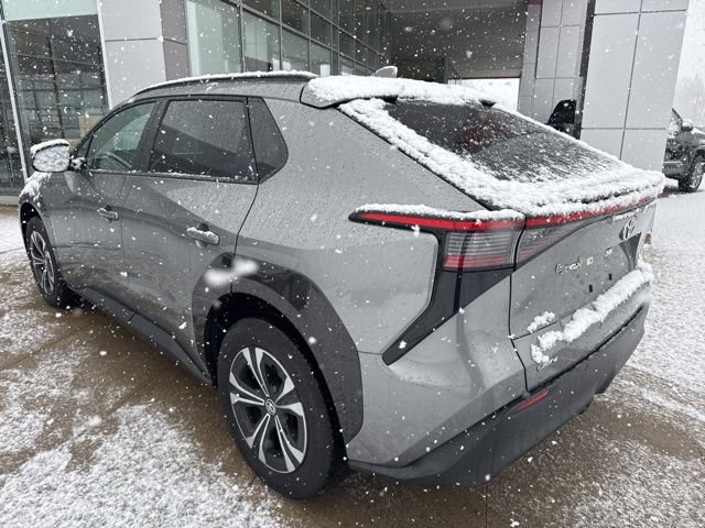 Used 2024 Toyota bZ4X XLE w/ Weather Package image 5