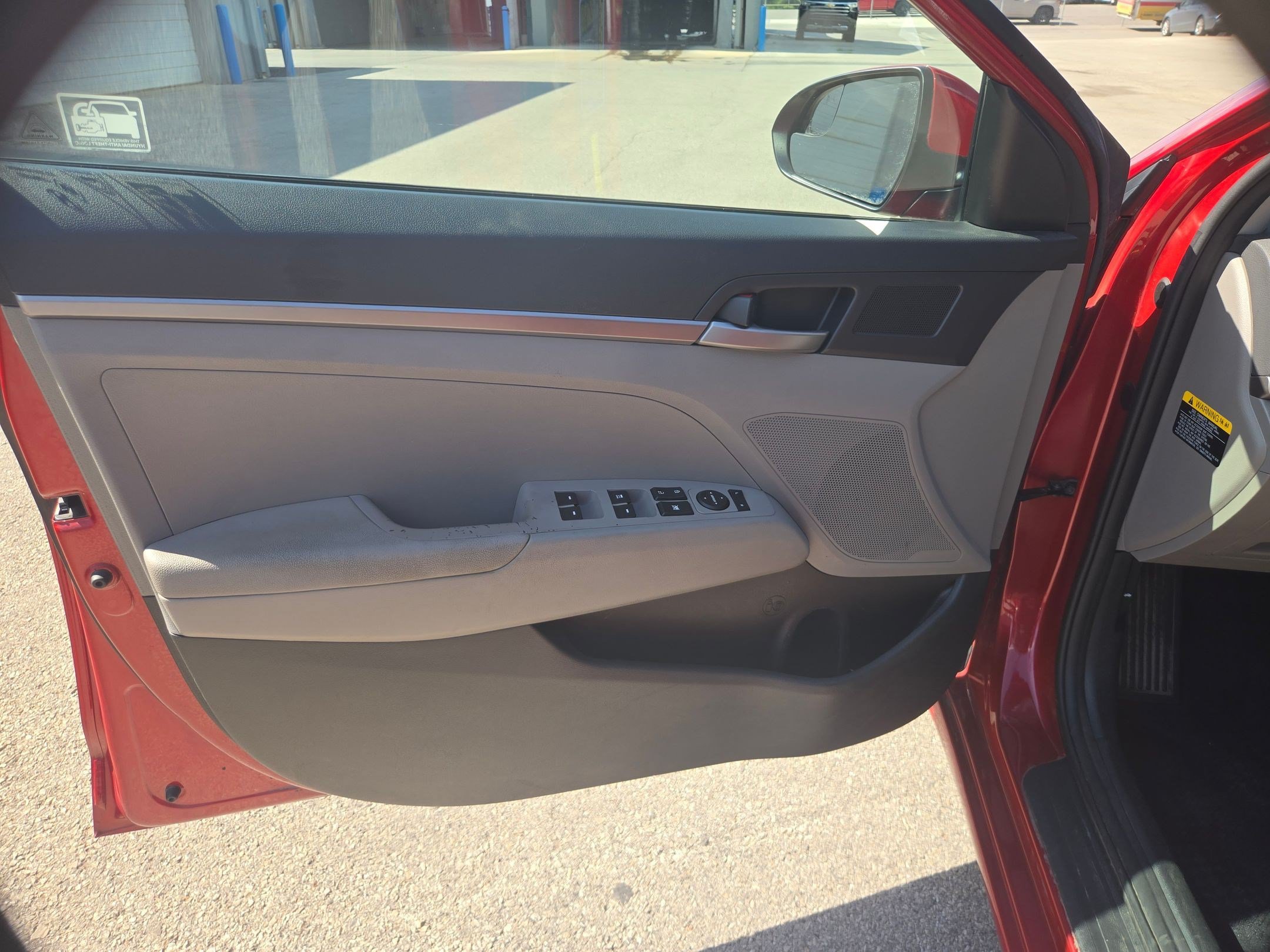 Used 2018 Hyundai Elantra SE w/ SE Connectivity Package 04 FWD image 12