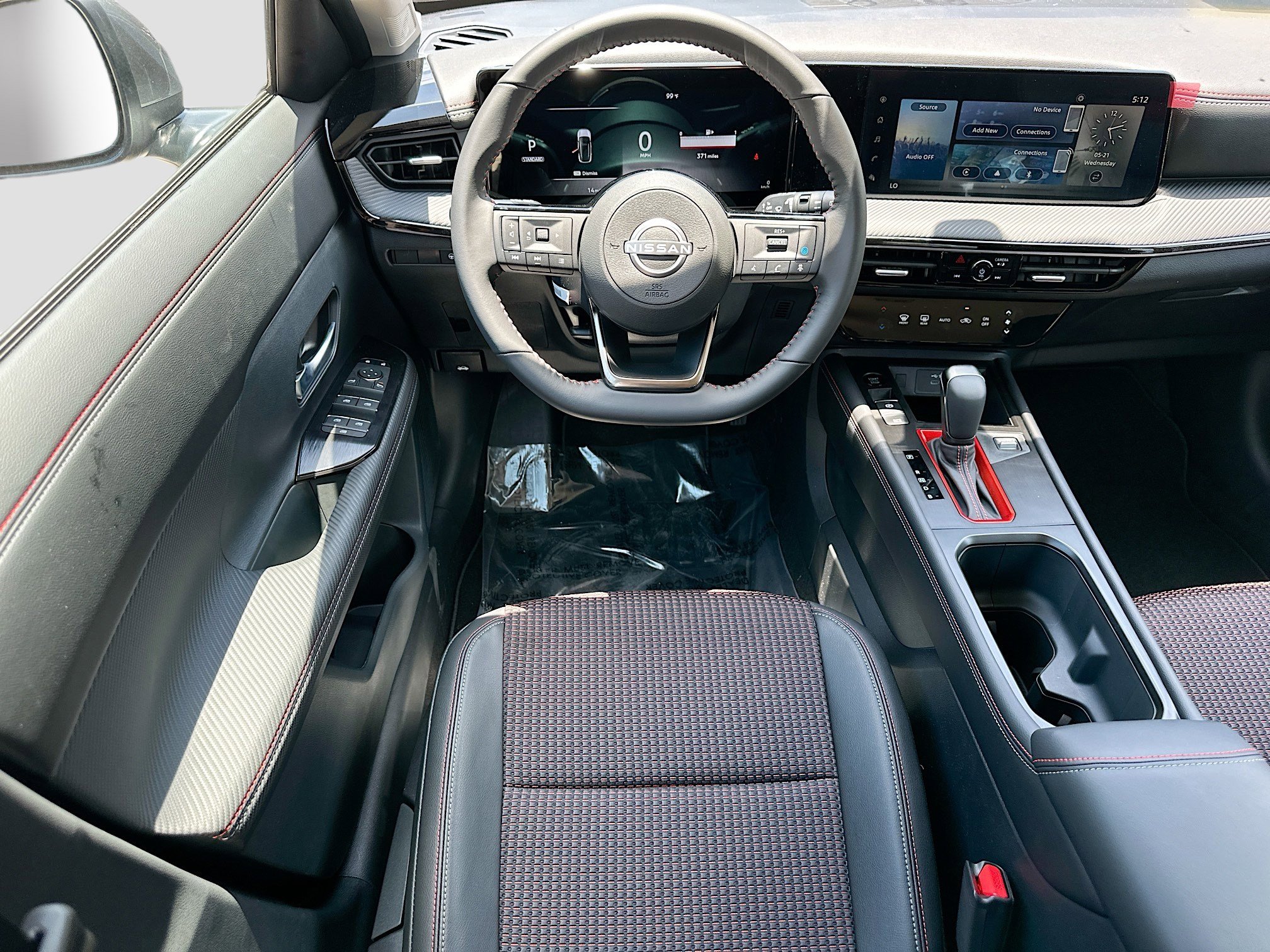 New 2025 Nissan Kicks SR FWD image 15