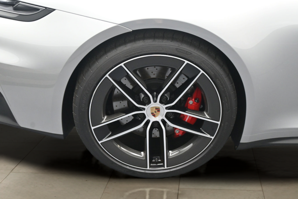 Used 2025 Porsche 911 Carrera GTS RWD image 12