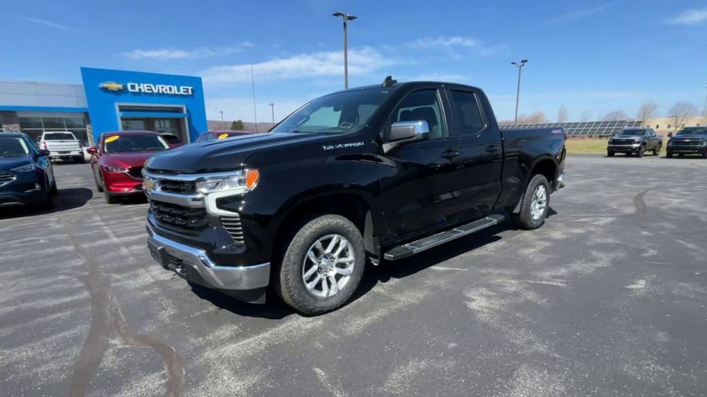Used 2023 Chevrolet Silverado 1500 LT image 4