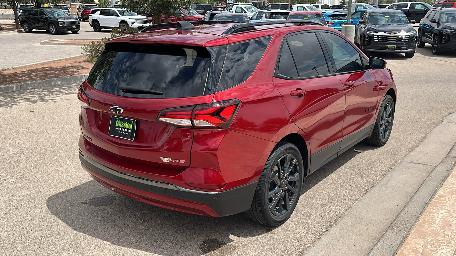 Used 2022 Chevrolet Equinox RS FWD image 8