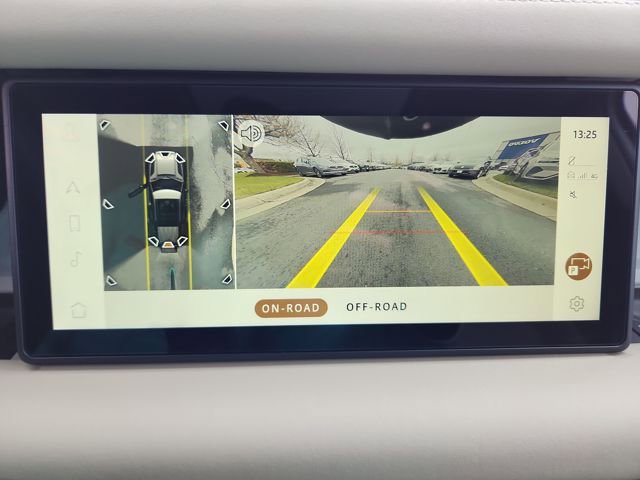 Used 2024 Land Rover Defender 110 X-Dynamic SE AWD/4WD image 21