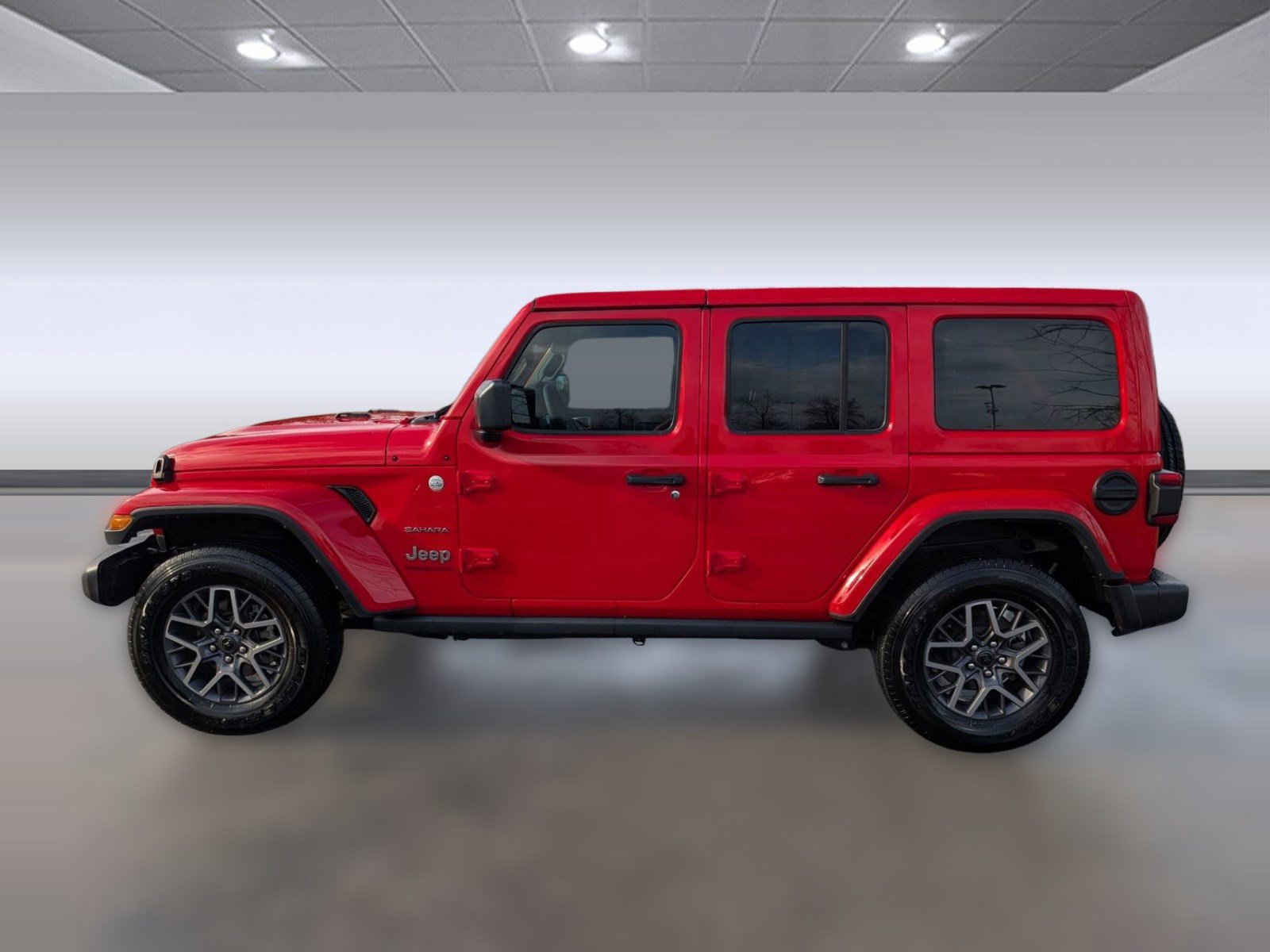 Used 2024 Jeep Wrangler Sahara image 2