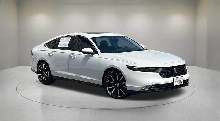 Used 2025 Honda Accord Touring image 1