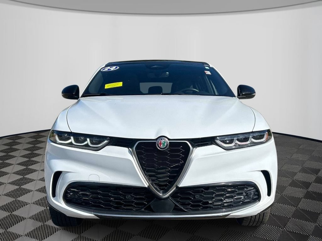 Used 2024 Alfa Romeo Tonale Ti w/ Premium Interior Package AWD/4WD image 8