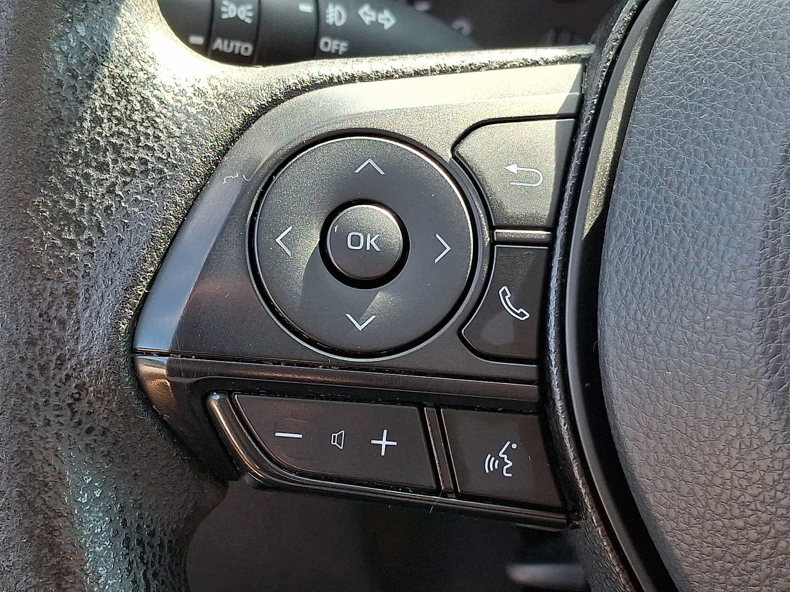 Used 2019 Toyota RAV4 XLE w/ All Weather Liner Package AWD/4WD image 18