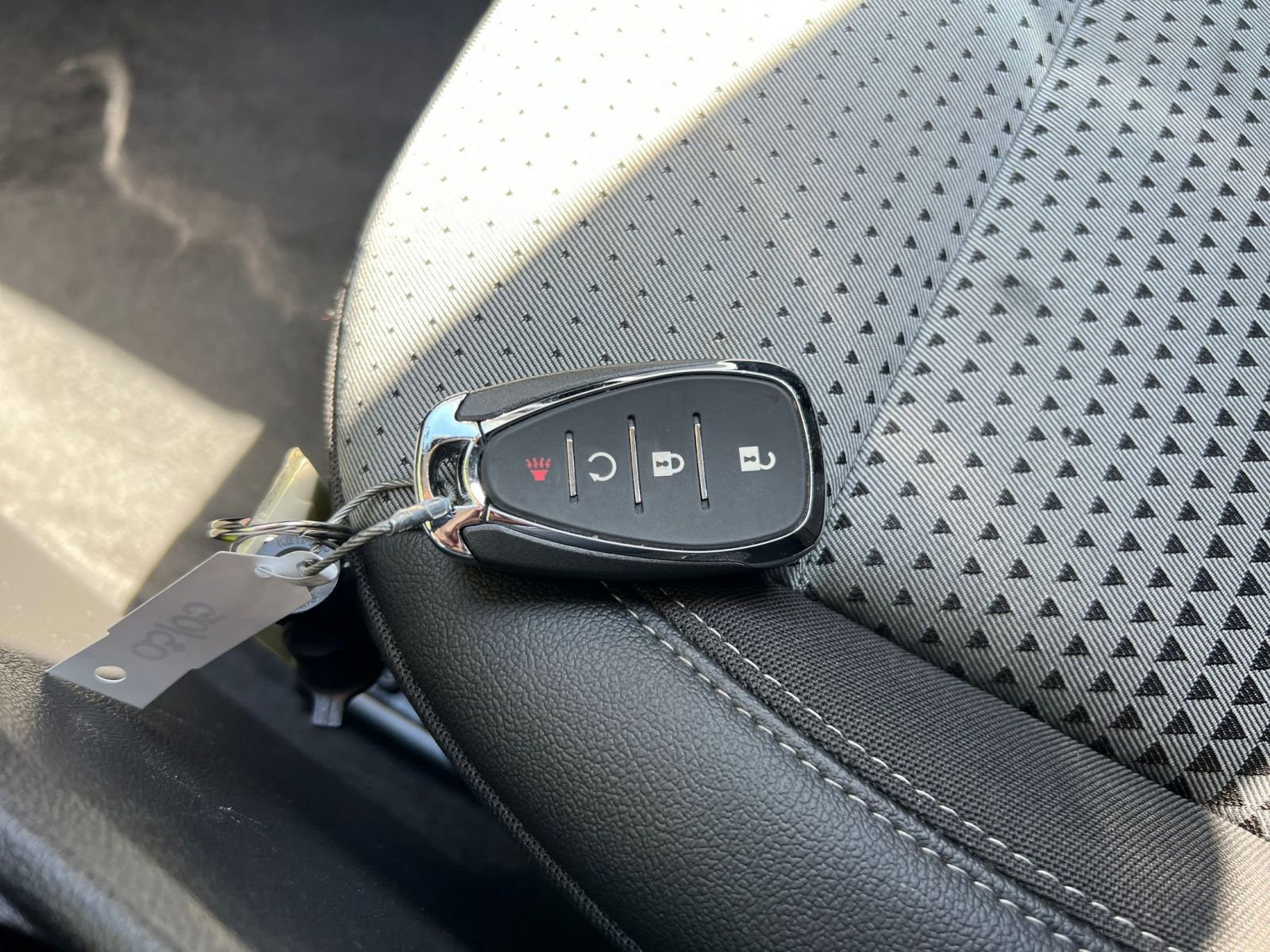 Used 2025 Chevrolet Trax LT w/ LT Convenience Package image 18