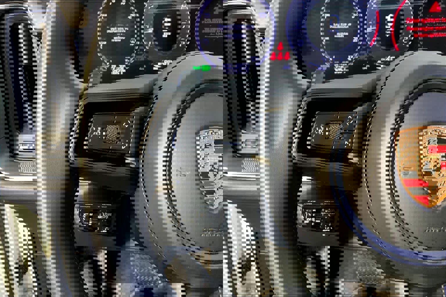 Used 2024 Porsche Cayenne Coupe image 27