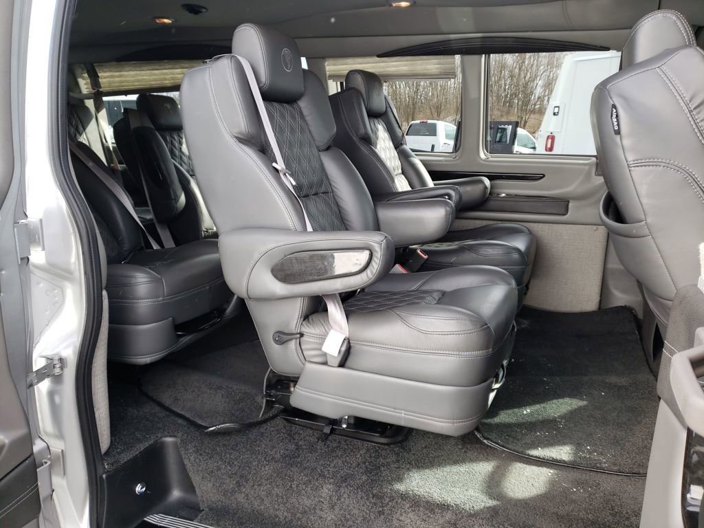 Used 2023 Chevrolet Express 2500 Extended image 23