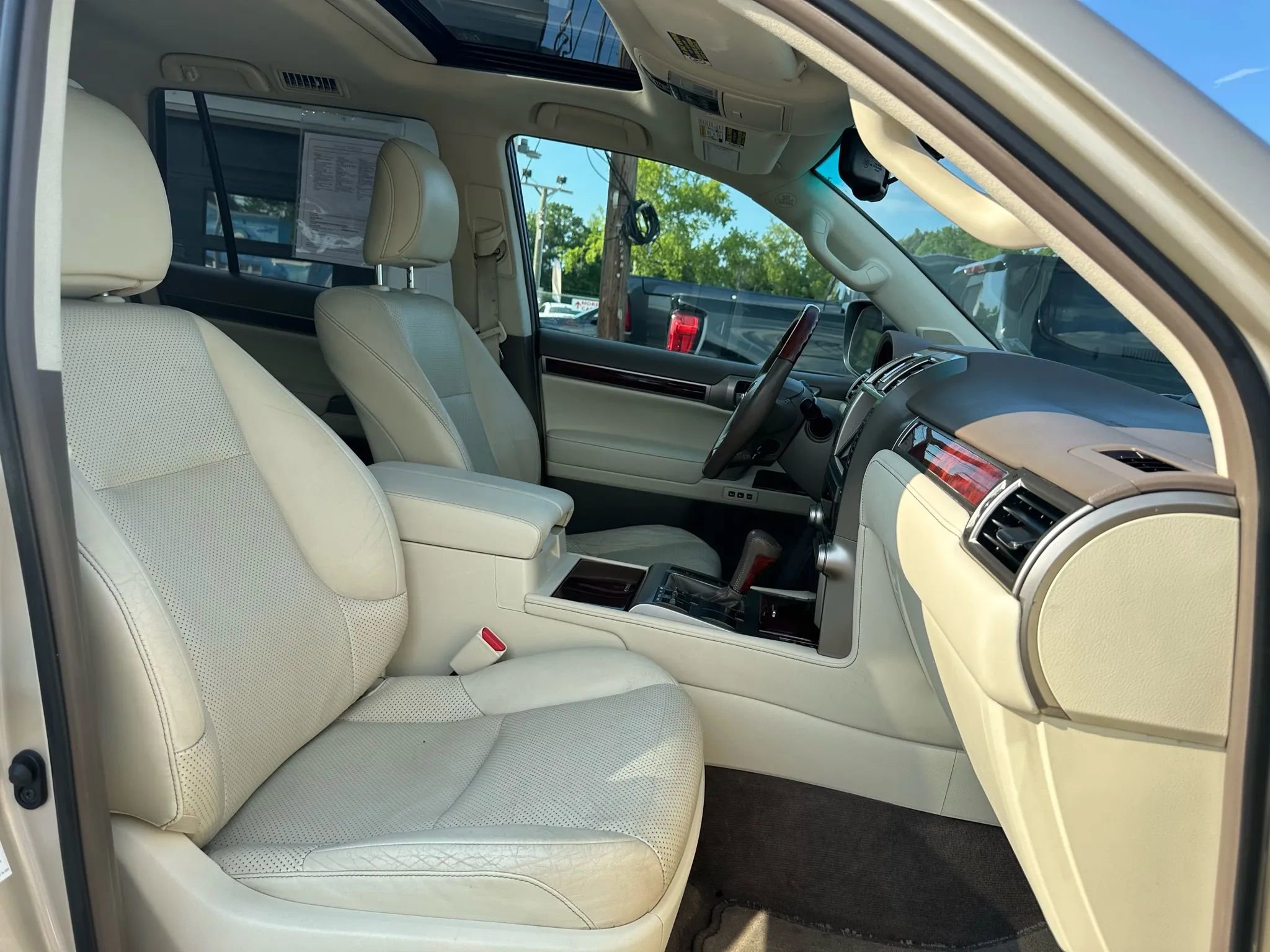 Used 2011 Lexus GX 460 image 27
