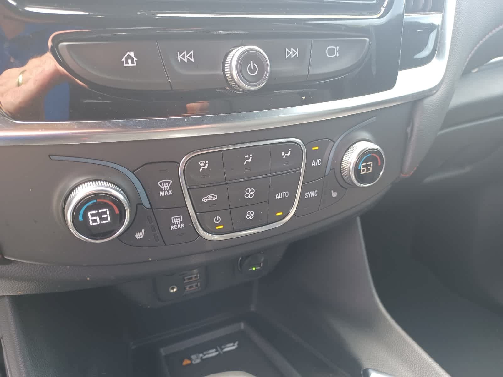 Used 2023 Chevrolet Traverse RS AWD/4WD image 14