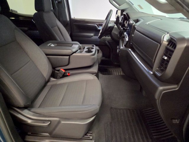 Used 2024 Chevrolet Silverado 1500 LT AWD/4WD image 17