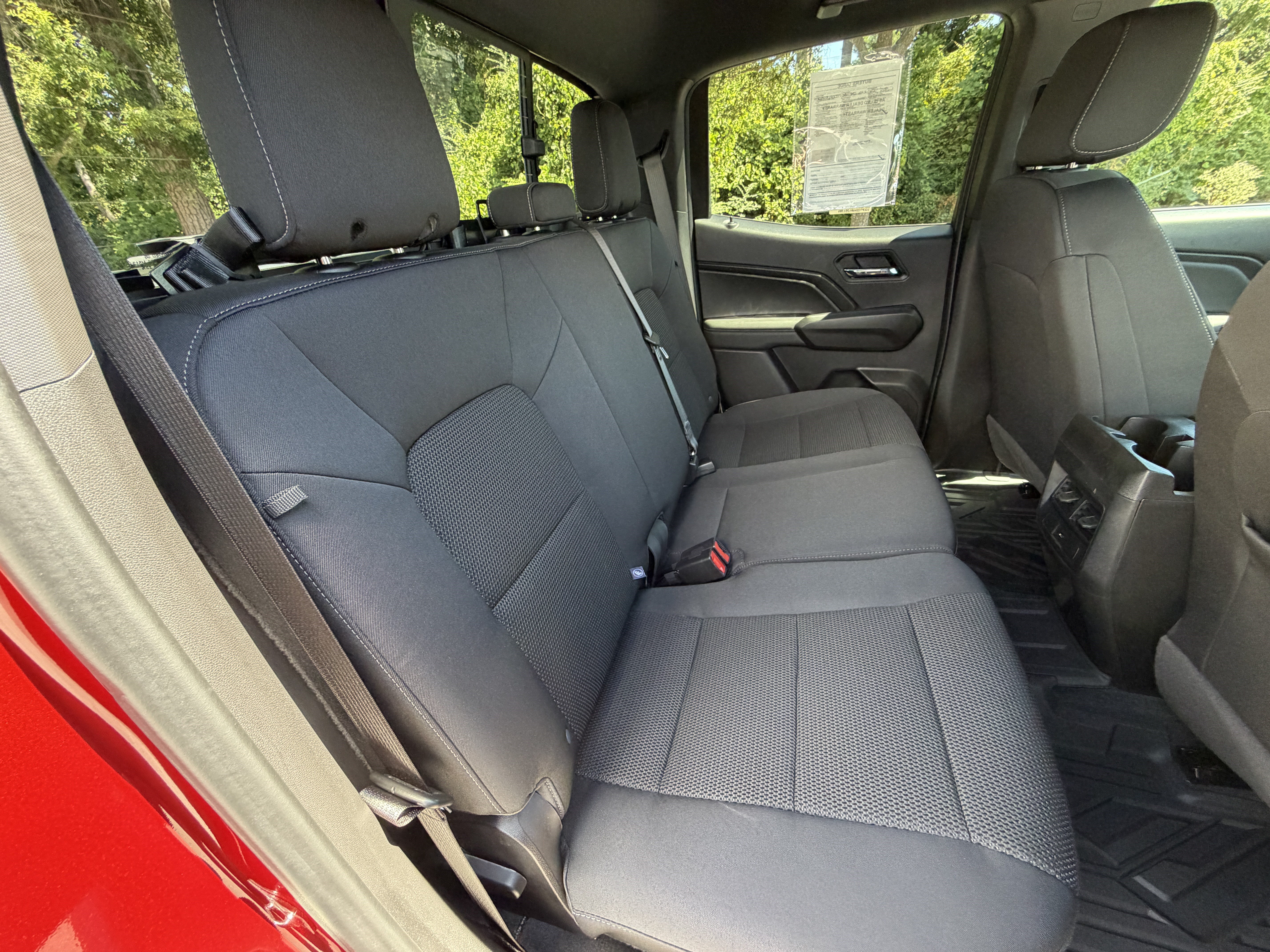 Used 2024 Chevrolet Colorado LT w/ LT Convenience Package II AWD/4WD image 18