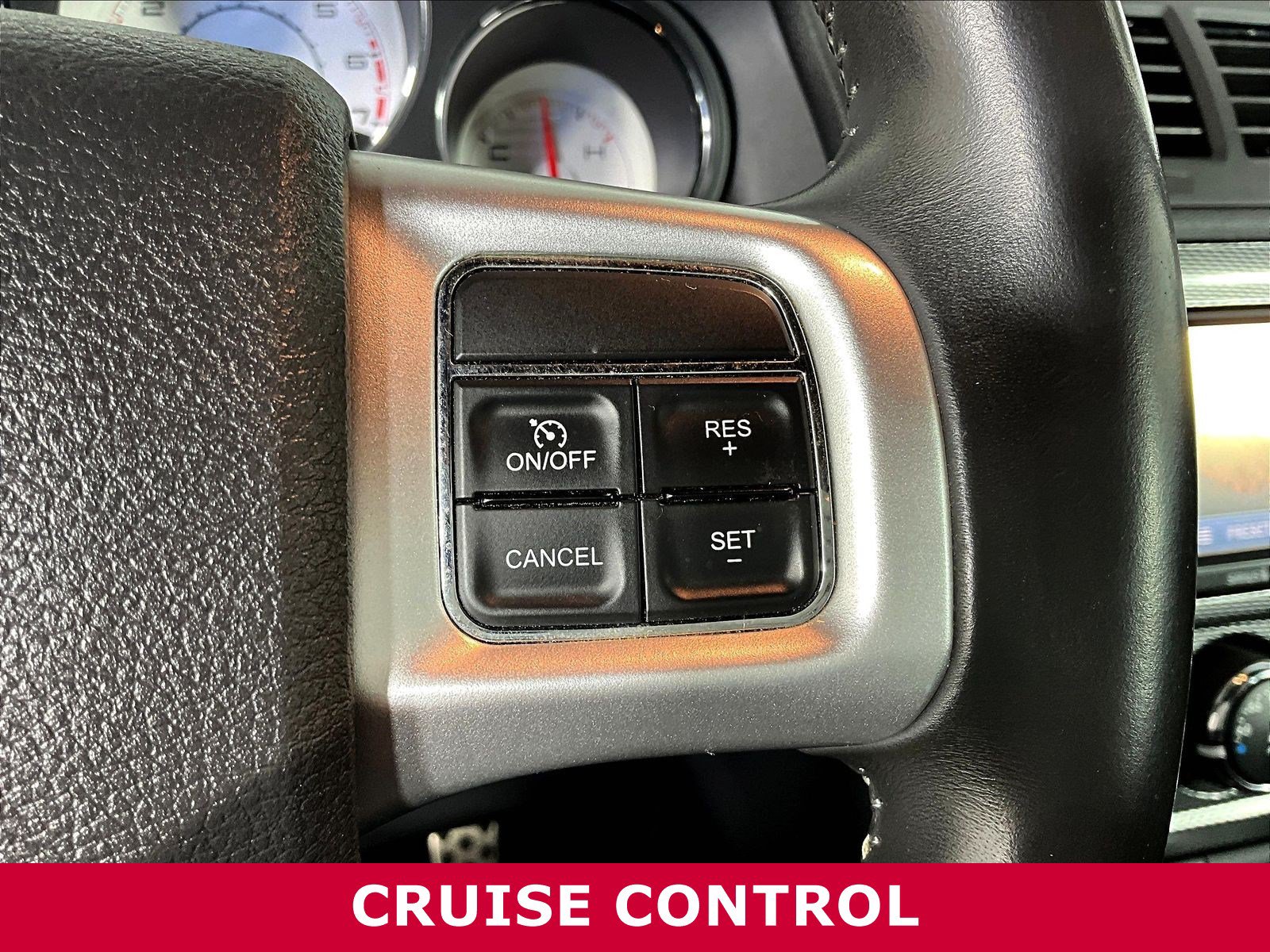 Used 2013 Dodge Challenger R/T RWD image 12