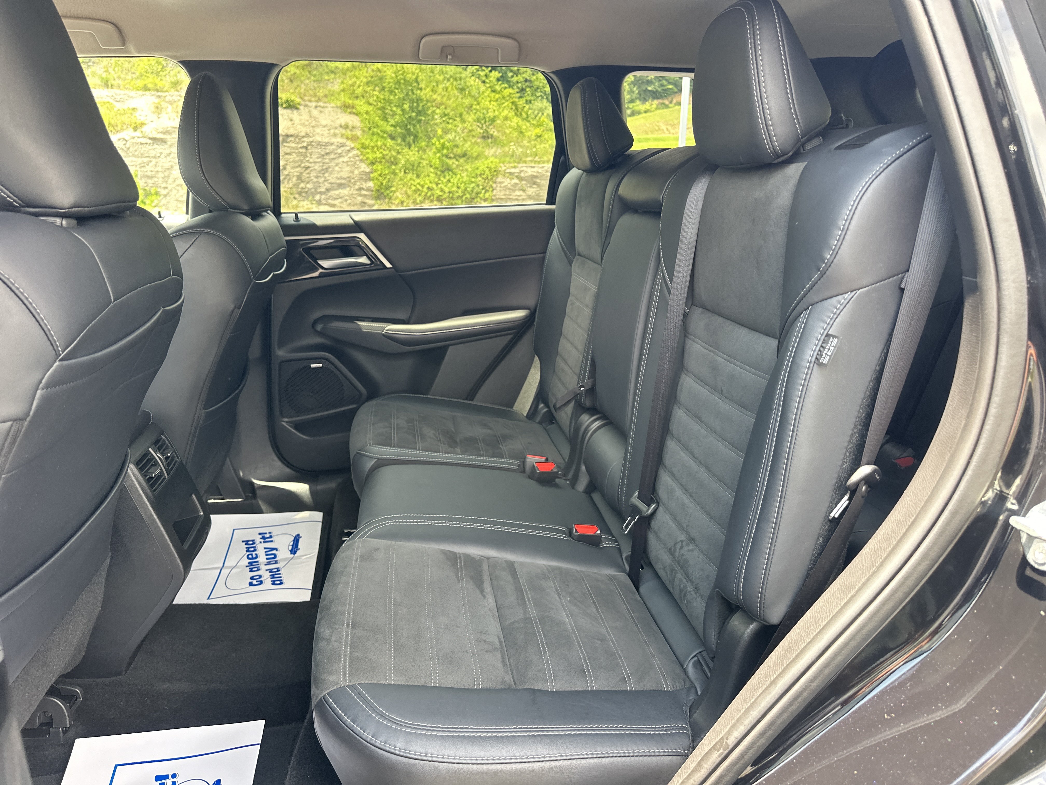 Used 2025 Mitsubishi Outlander SE AWD/4WD image 32
