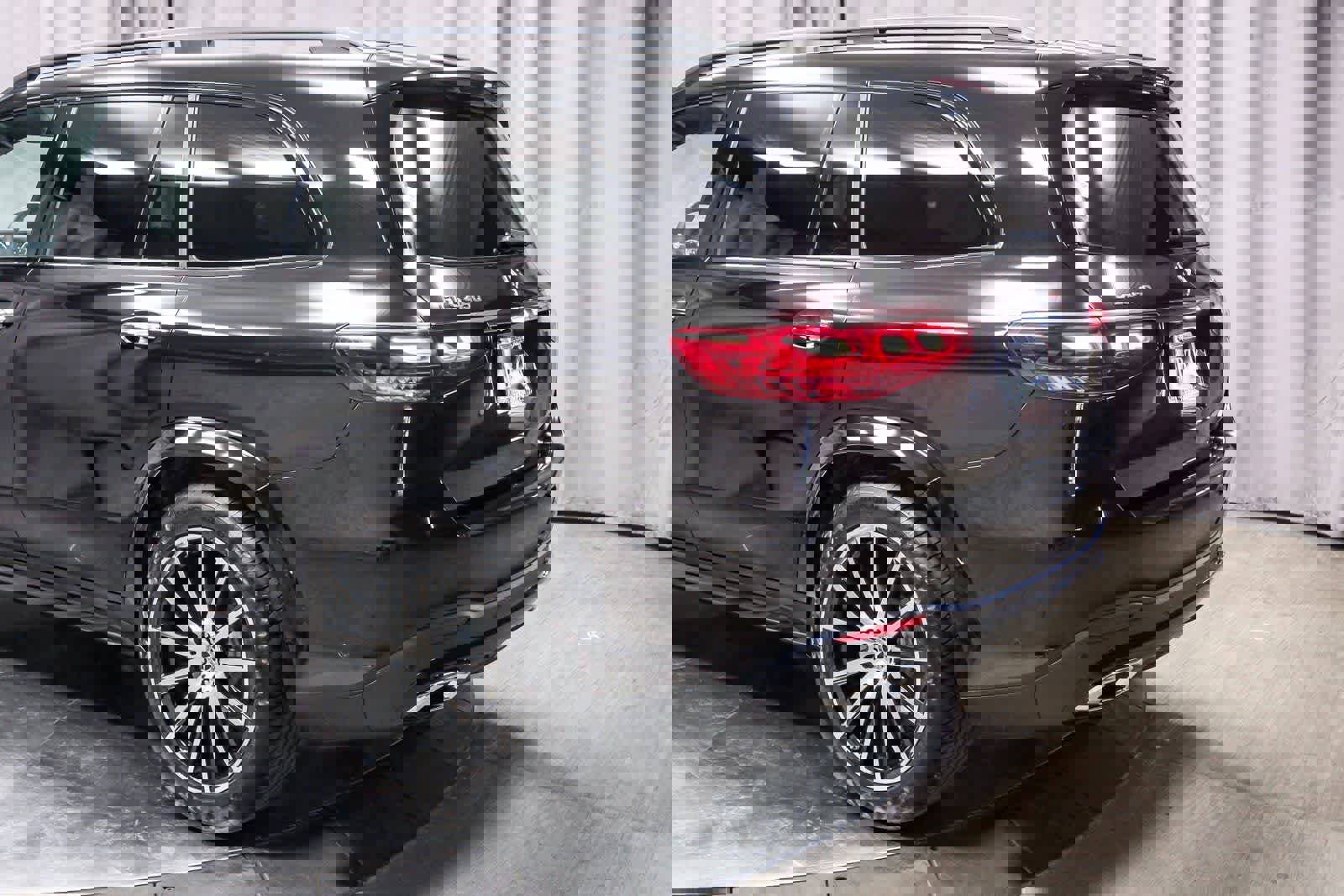 Used 2025 Mercedes-Benz GLS 450 4MATIC image 8