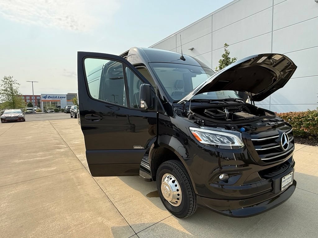 Used 2023 Mercedes-Benz Sprinter 3500 image 19