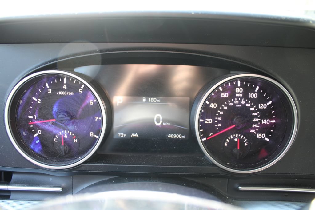 Certified 2024 Kia Carnival LX FWD image 33