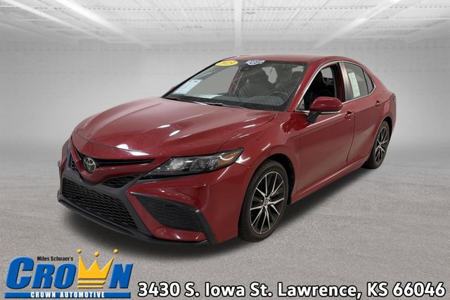Used 2023 Toyota Camry SE FWD image 1