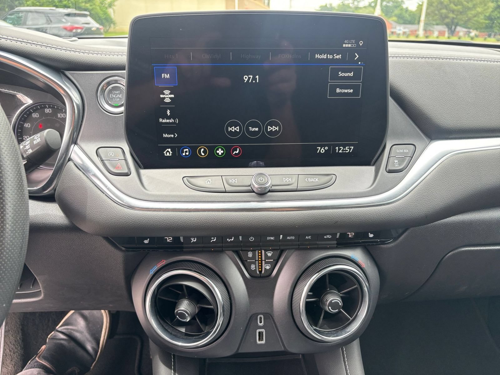 Used 2025 Chevrolet Blazer LT FWD image 16