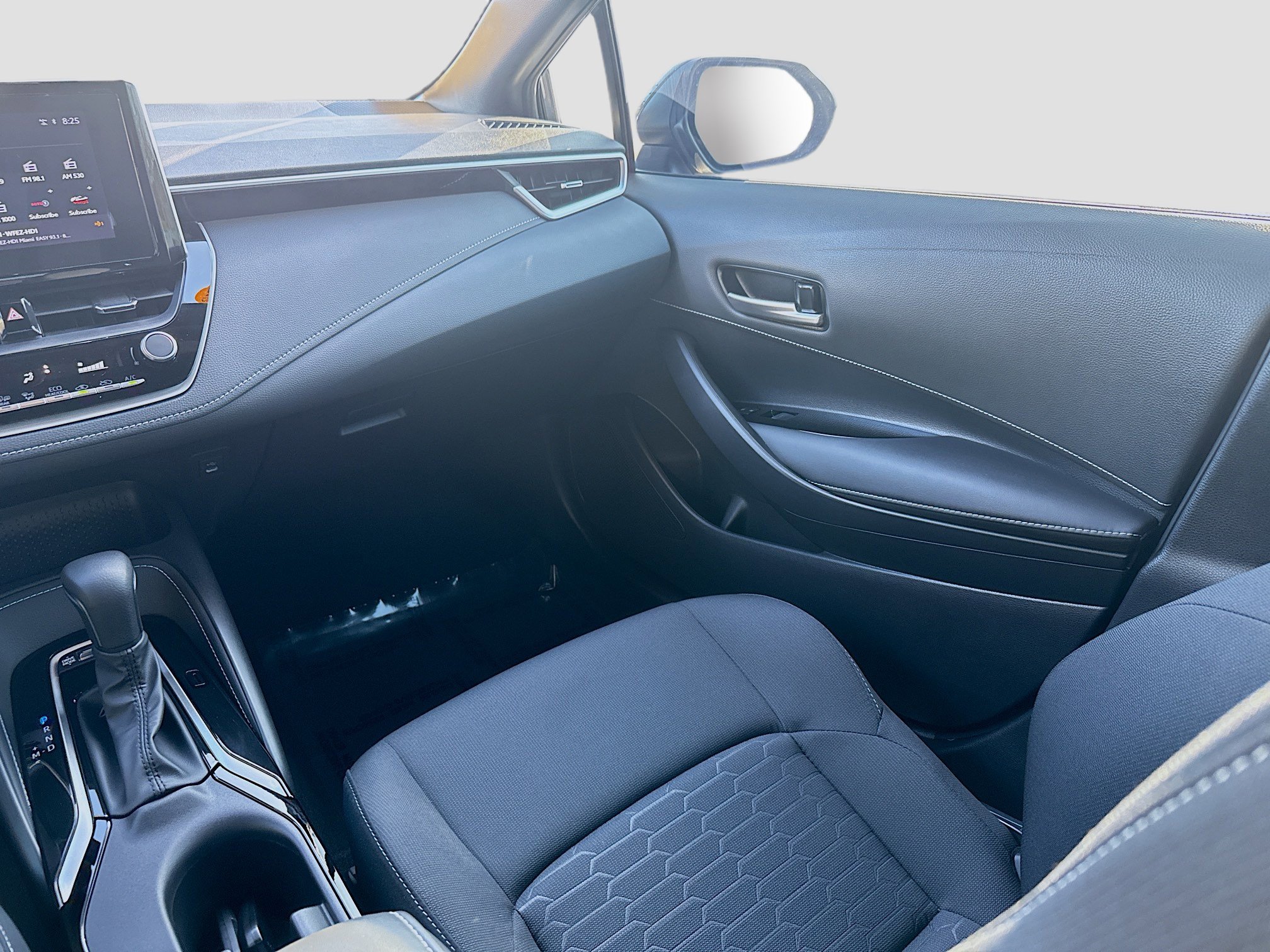 Used 2025 Toyota Corolla SE image 21