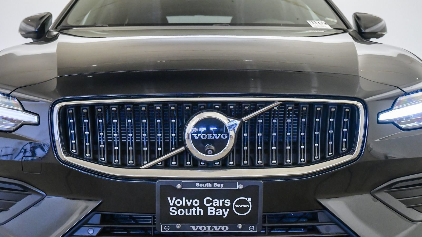 Certified 2024 Volvo V60 B5 Cross Country Plus AWD/4WD image 7