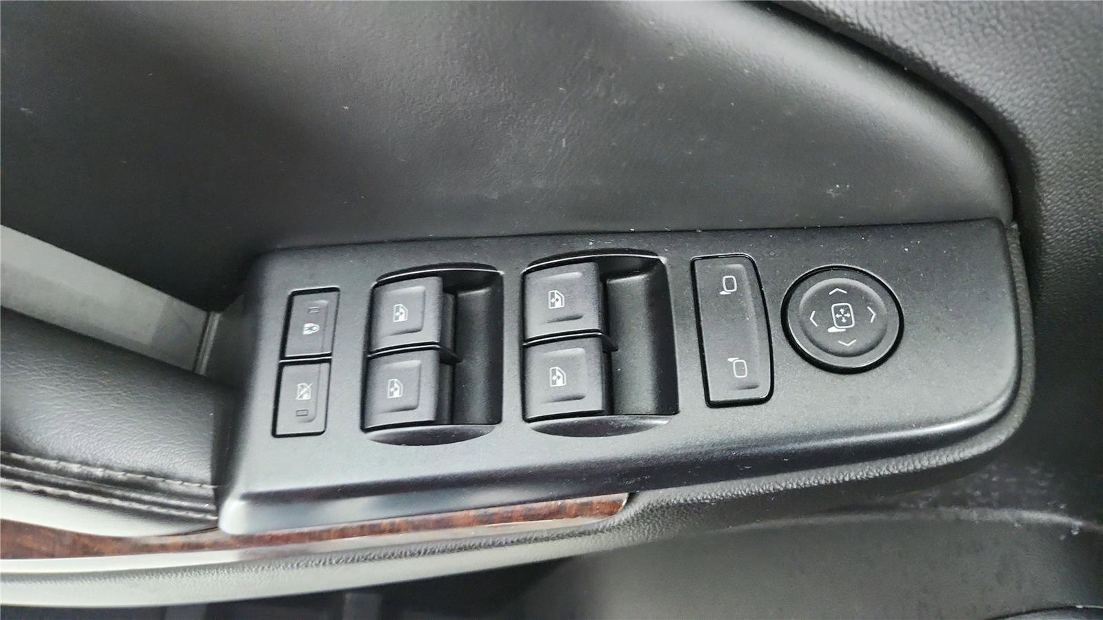 Used 2015 GMC Yukon SLE w/ Convenience Package image 10