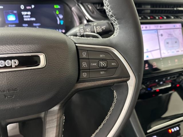 Used 2023 Jeep Grand Cherokee 4WD 4xe w/ Luxury Tech Group II image 16